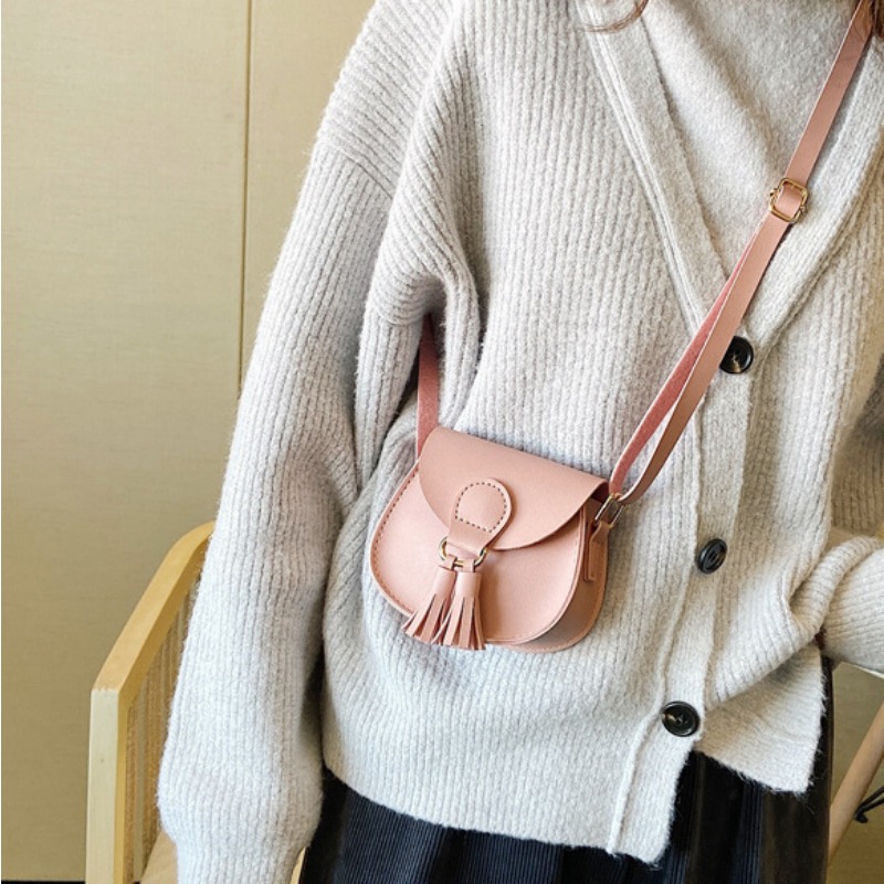 حقيبة أطفال صغيرة بتصميم خطاف  - مراجعة Mini Backpack Purse وسعره